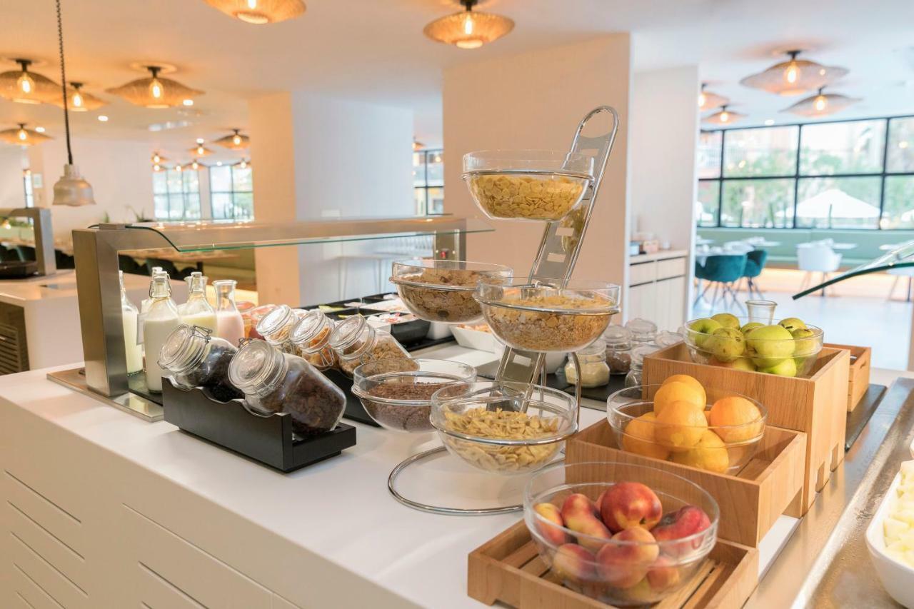 Hm Ayron Park - Adults Only Hotel Плая де Палма Екстериор снимка A breakfast buffet at a hotel