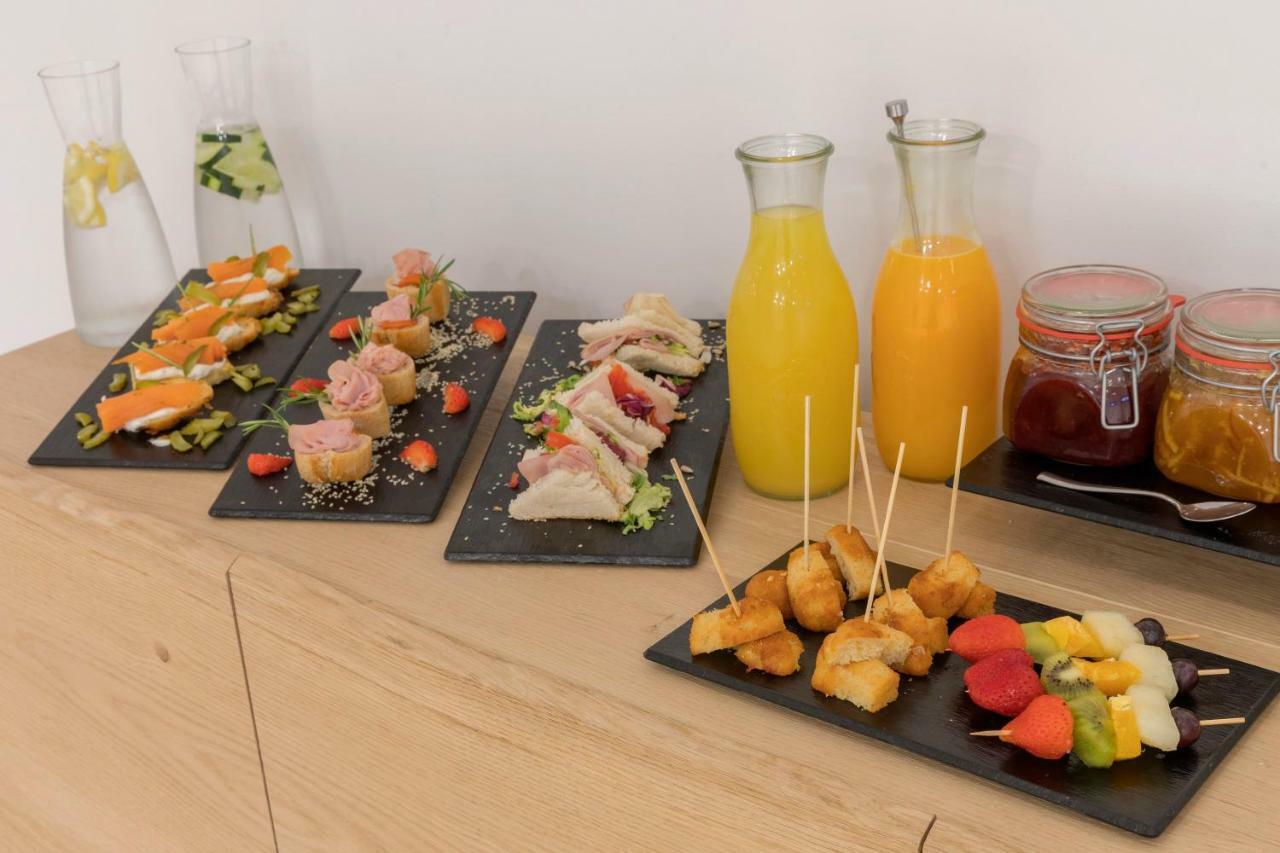 Hm Ayron Park - Adults Only Hotel Плая де Палма Екстериор снимка A selection of tapas
